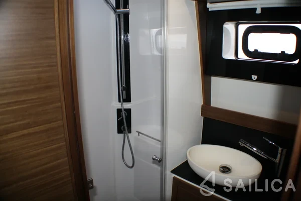 Nautitech 46 Fly - Yacht Charter Sailica