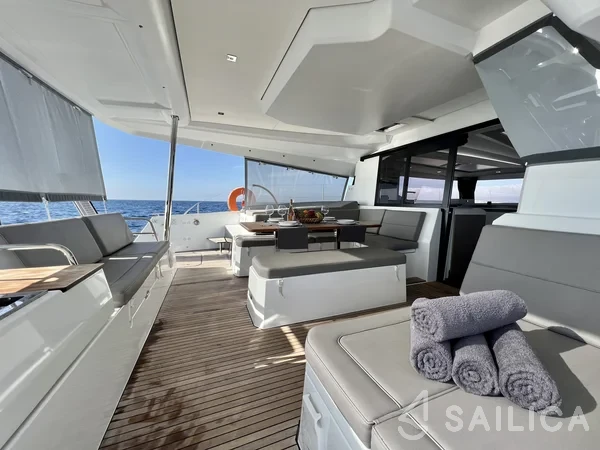 Elba 45 - Yacht Charter Sailica