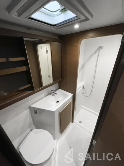 Lagoon 42 - Yacht Charter Sailica