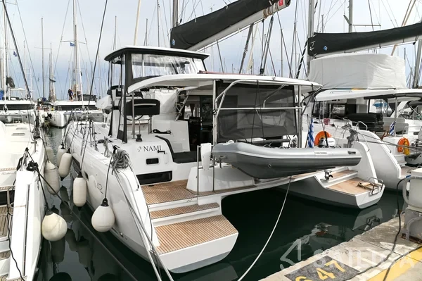 Lagoon 42 - Yacht Charter Sailica