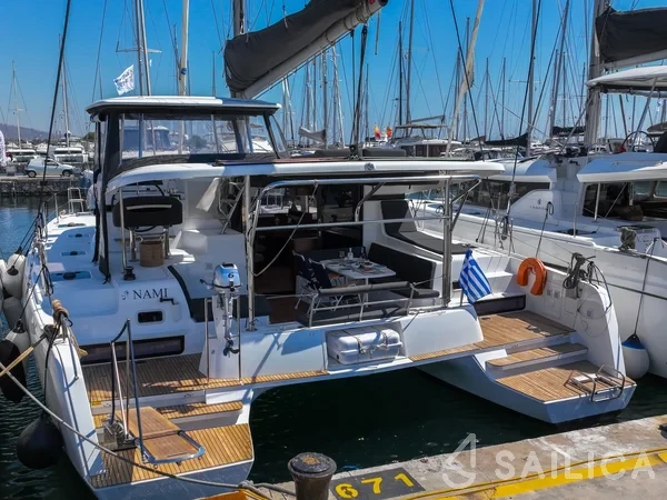 Lagoon 42 - Yacht Charter Sailica