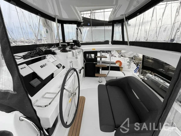 Lagoon 42 - Yacht Charter Sailica