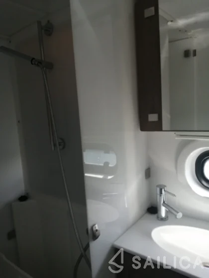 Bali 4.2 - Yacht Charter Sailica