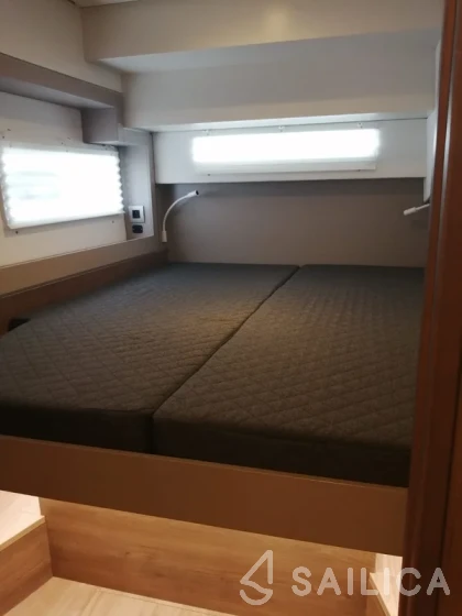Bali 4.2 - Yacht Charter Sailica