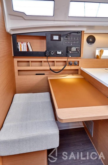 Sun Odyssey 410 - Yacht Charter Sailica