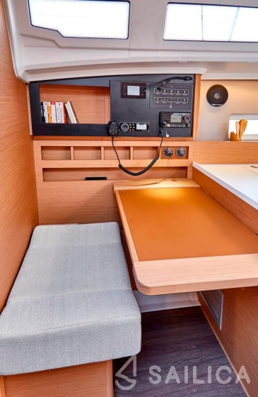 Sun Odyssey 410 - Yacht Charter Sailica