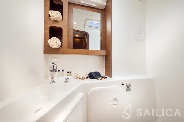 Lagoon 46  - Photo #58 Lagoon 46  - Yacht Charter Sailica