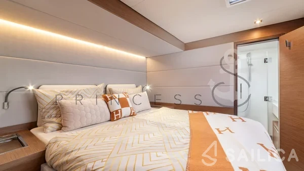 Lagoon 55 - Yacht Charter Sailica