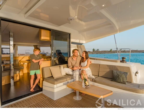 Lagoon 42 - Yacht Charter Sailica