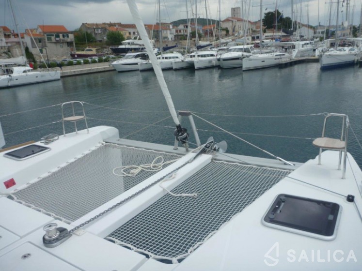 Lagoon 40 - Yacht Charter Sailica