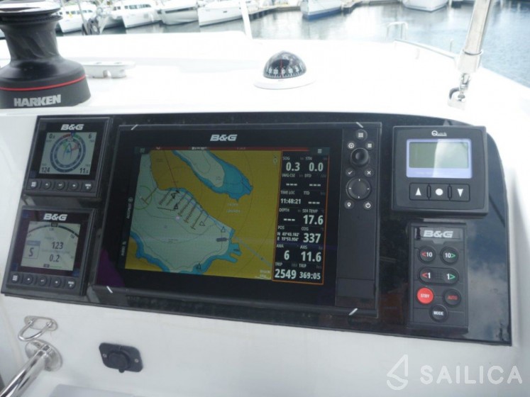 Lagoon 40 - Yacht Charter Sailica