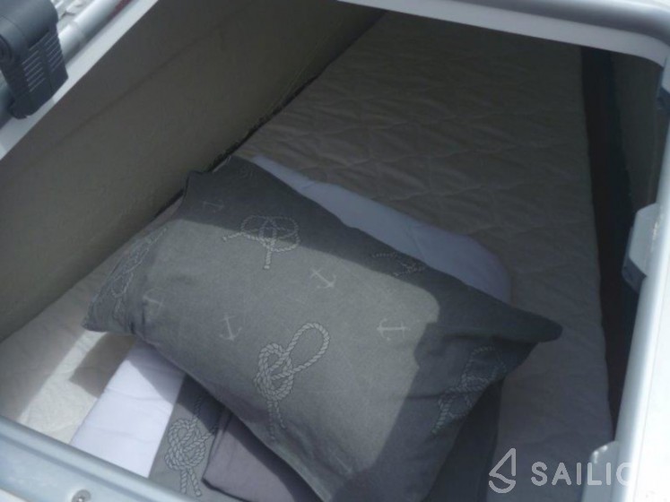 Lagoon 40 - Yacht Charter Sailica