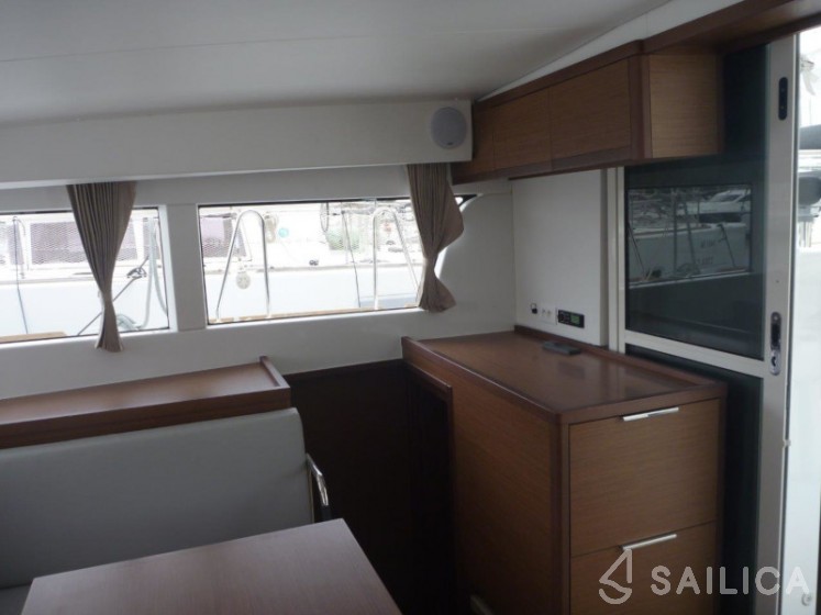 Lagoon 40 - Yacht Charter Sailica
