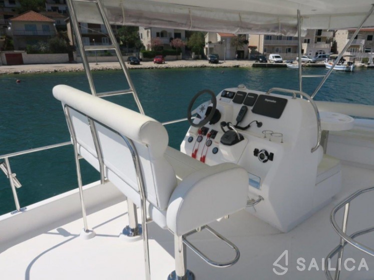Leopard 39 PC - 4 + 2 cab. - Yacht Charter Sailica