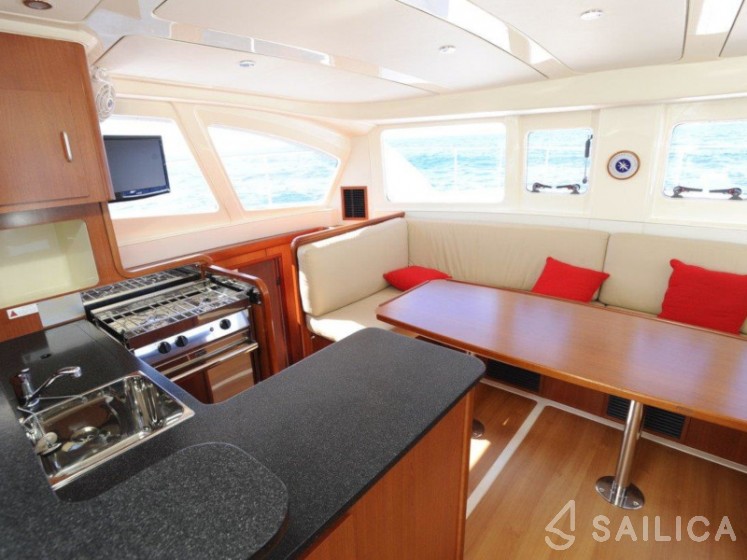 Leopard 39 PC - 4 + 2 cab. - Yacht Charter Sailica