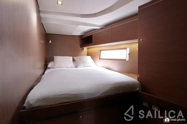 Oceanis 51.1 - Yacht Charter Sailica