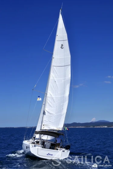 Oceanis 51.1 - Yacht Charter Sailica
