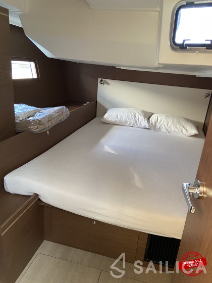 Oceanis 51.1 - Yacht Charter Sailica
