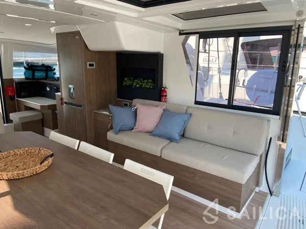 Bali 4.2 - Yacht Charter Sailica