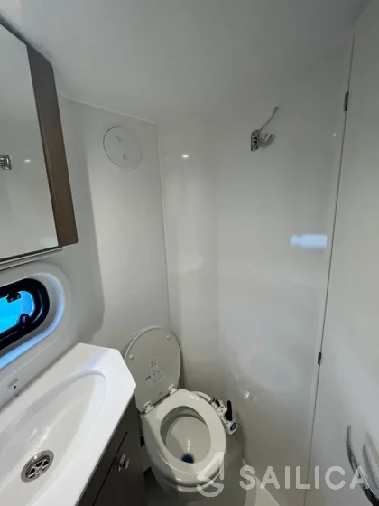 Bali 4.2 - Yacht Charter Sailica