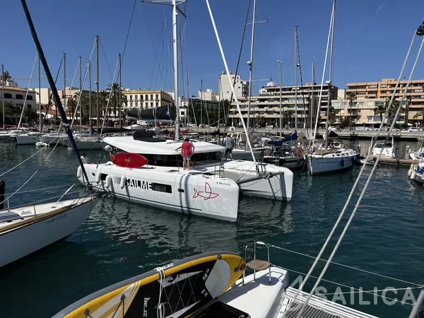 Lagoon 42 - Yacht Charter Sailica