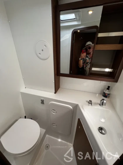Lagoon 42 - Yacht Charter Sailica
