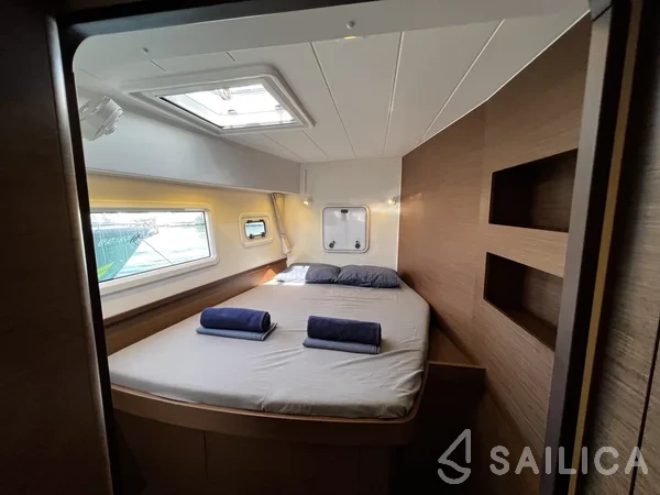 Lagoon 42 - Yacht Charter Sailica