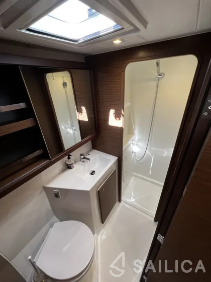Lagoon 42 - Yacht Charter Sailica