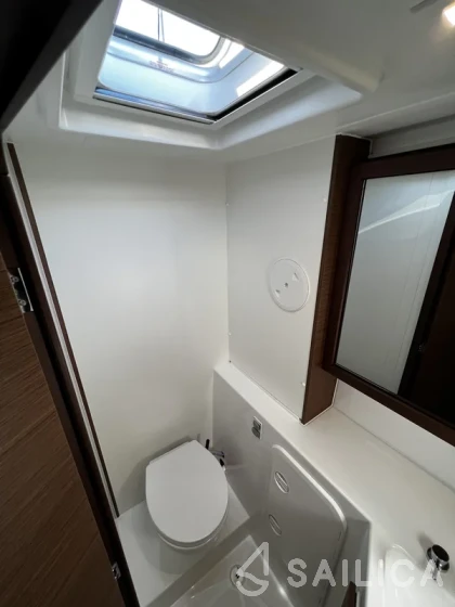 Lagoon 42 - Yacht Charter Sailica