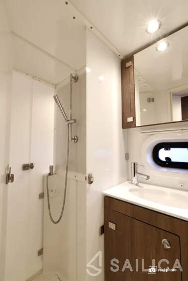 Bali 4.2 - Yacht Charter Sailica