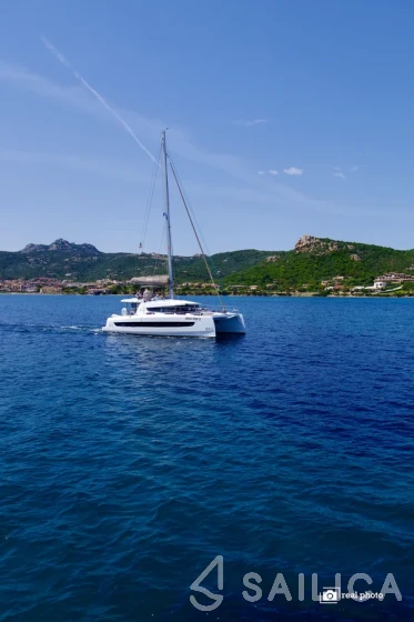 Bali 4.2 - Yacht Charter Sailica