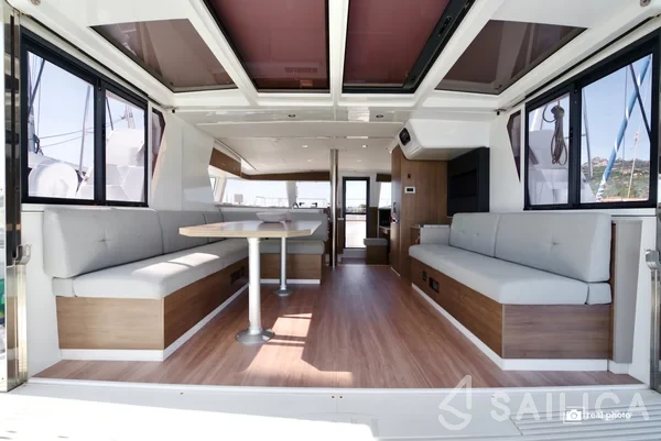 Bali 4.2 - Yacht Charter Sailica