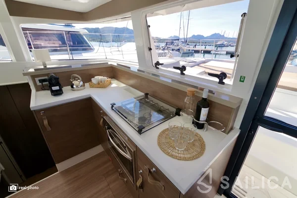Bali 4.2 - Yacht Charter Sailica