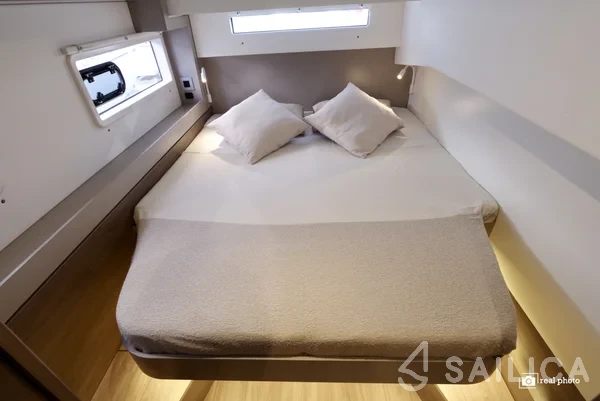 Bali 4.2 - Yacht Charter Sailica