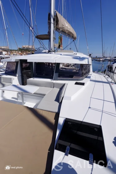 Bali 4.2 - Yacht Charter Sailica