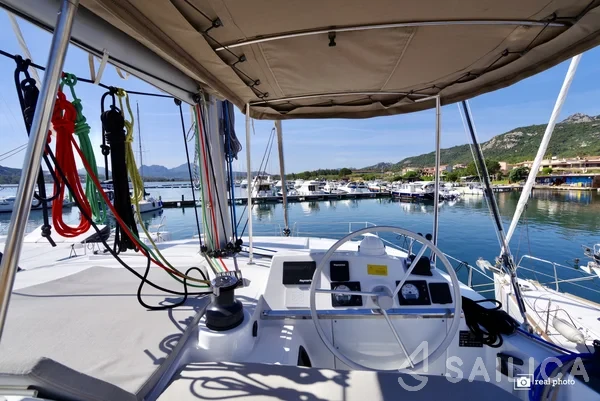 Bali 4.2 - Yacht Charter Sailica