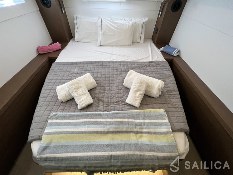 Lagoon 46  - Yacht Charter Sailica