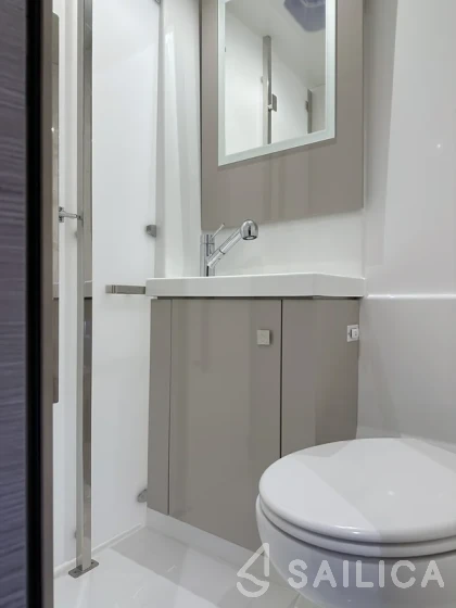 Astréa 42 - Yacht Charter Sailica
