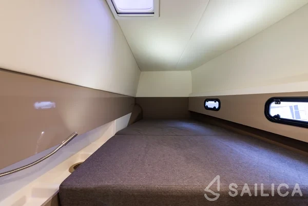 Bali 4.1 - Yacht Charter Sailica