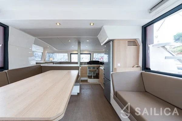 Bali 4.1 - Yacht Charter Sailica