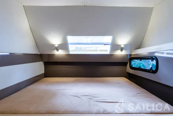 Bali 4.1 - Yacht Charter Sailica