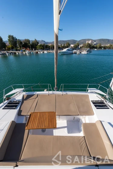 Bali 4.1 - Yacht Charter Sailica