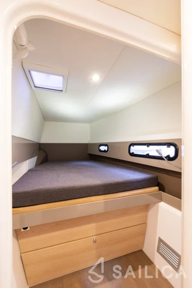 Bali 4.1 - Yacht Charter Sailica