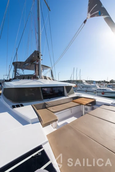 Bali 4.1 - Yacht Charter Sailica