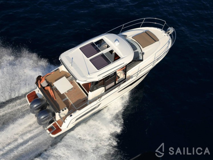 Merry Fisher 895 - Yacht Charter Sailica