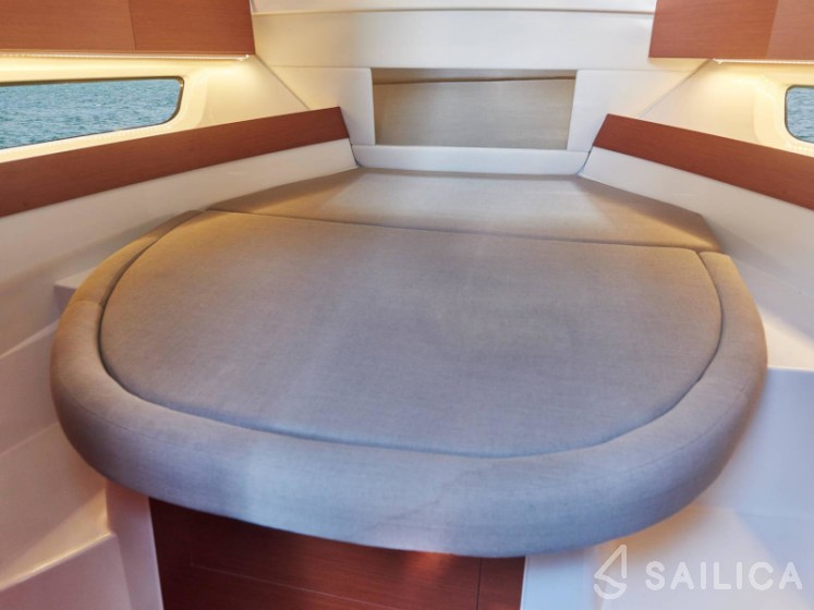 Merry Fisher 895 - Yacht Charter Sailica