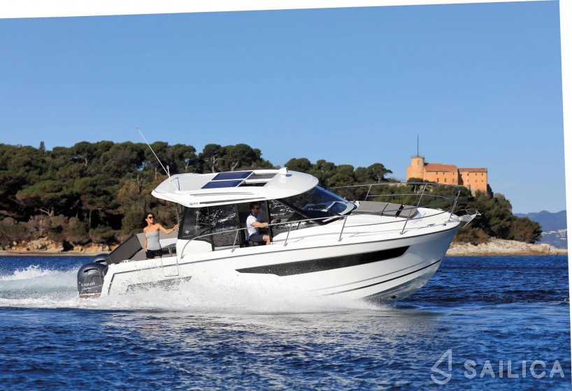 Merry Fisher 895 - Yacht Charter Sailica