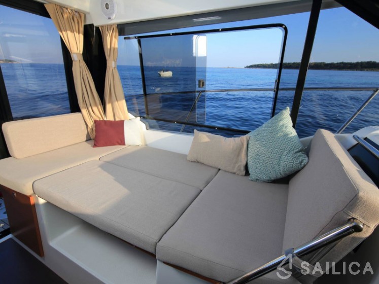 Merry Fisher 895 - Yacht Charter Sailica