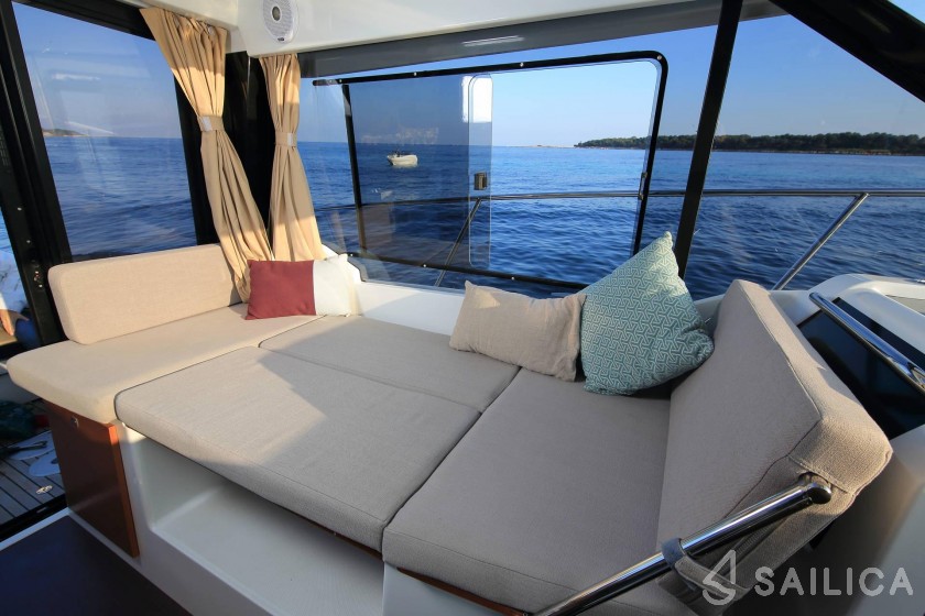 Merry Fisher 895 - Yacht Charter Sailica