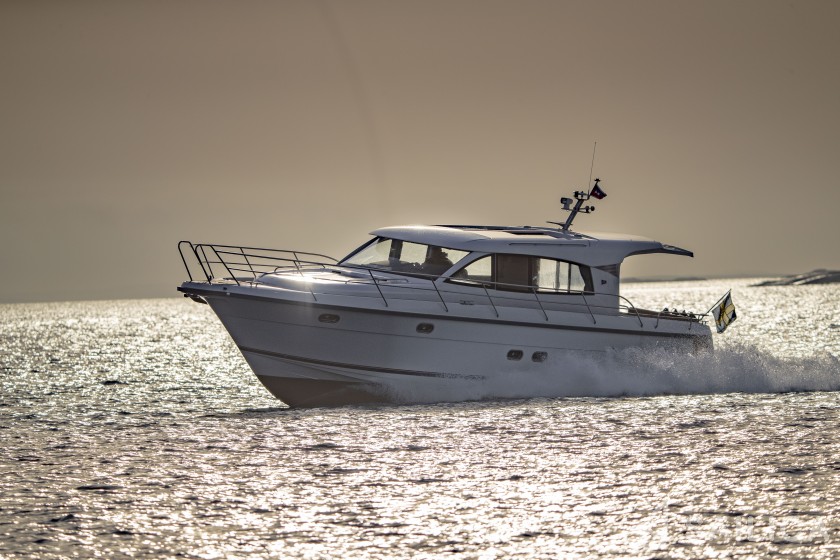 Nimbus 405 Coupe - Yacht Charter Sailica